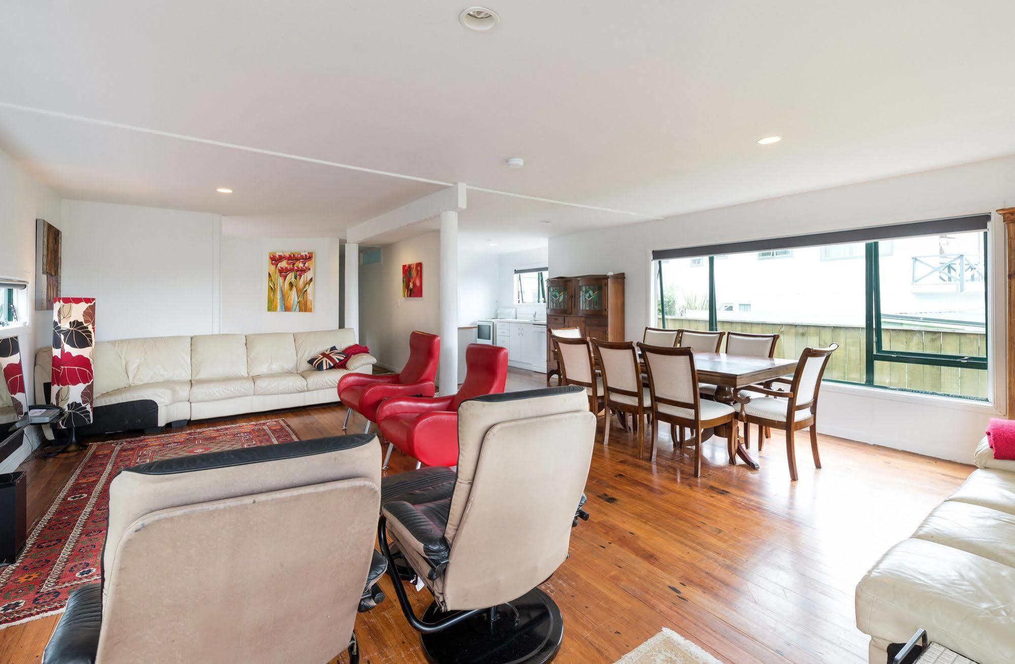 Lakeside City Apartments - Penthouse And Studio โรโตรัว ภายนอก รูปภาพ