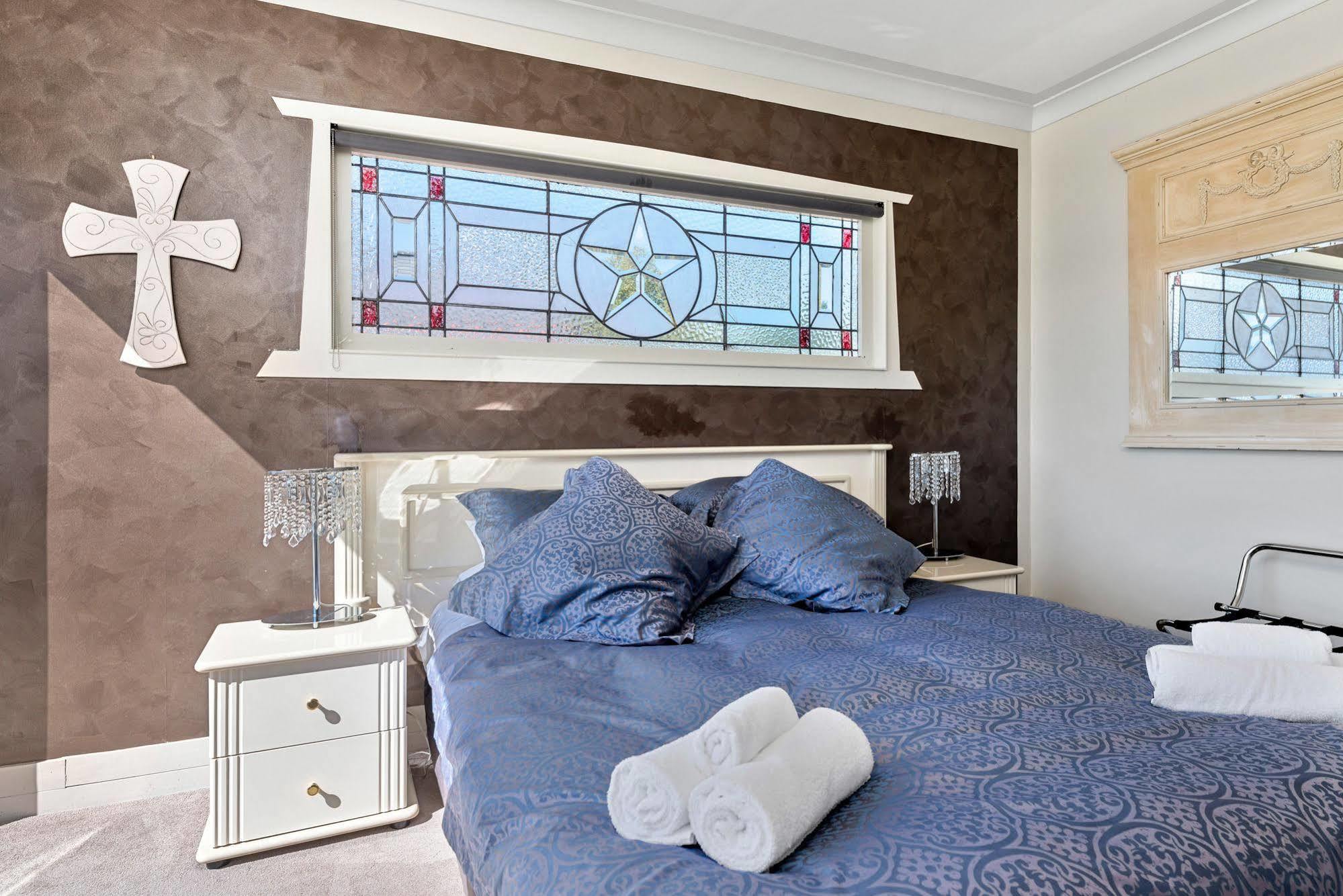 Lakeside City Apartments - Penthouse And Studio โรโตรัว ภายนอก รูปภาพ